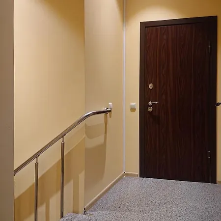 Center Quiet With Free Private Parking